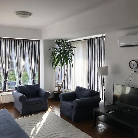 Lovely Apartment In Villa In Bucharest Exterior photo